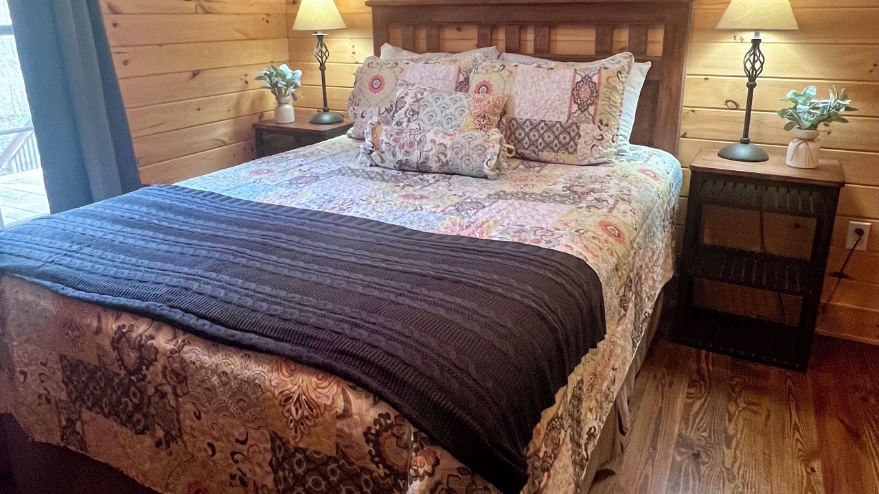 Photo of Bedroom in Dahlonega