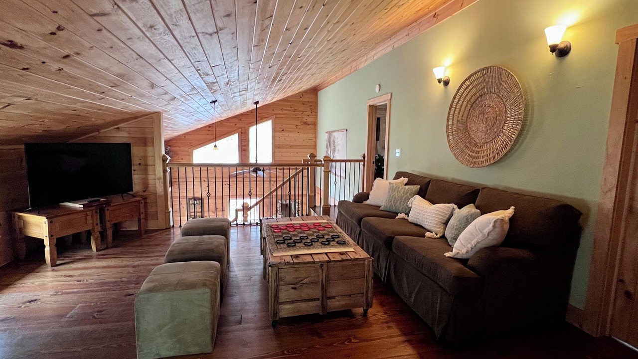 Photo of Livingroom in Dahlonega