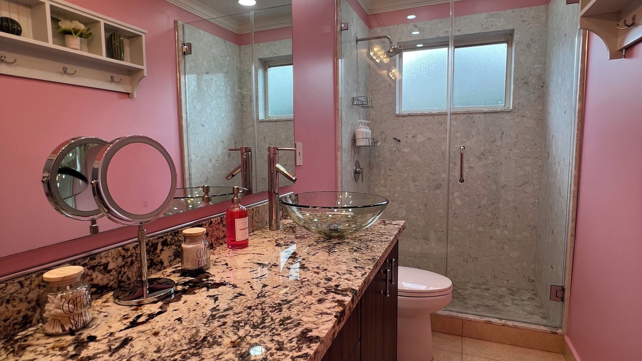Photo of Bathroom in Boulevard Heights