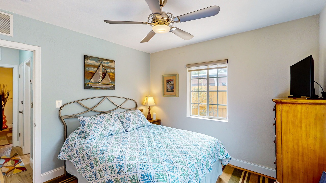 Photo of Bedroom in South Middle River