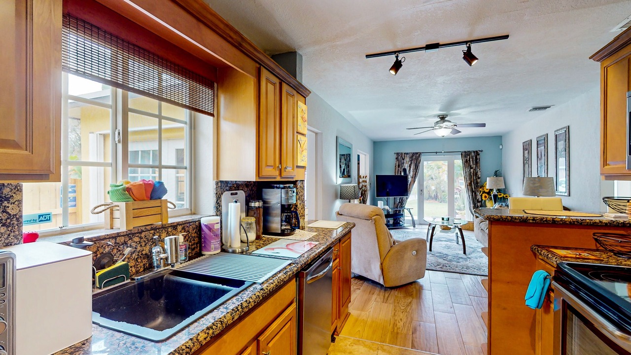 Photo of Kitchen in South Middle River