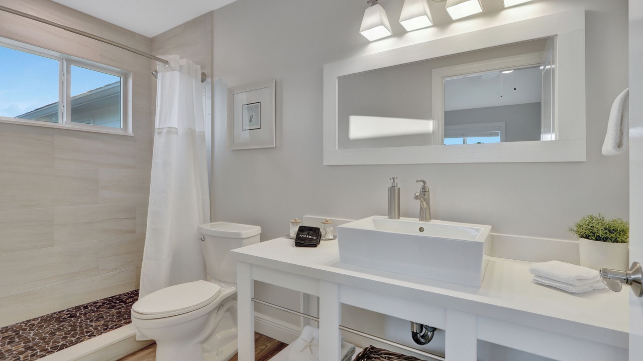 Photo of Bathroom in Upper Matecumbe Key