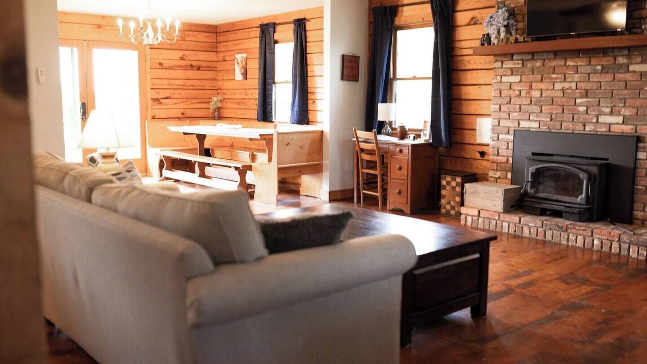 Photo of Livingroom in Waynesville
