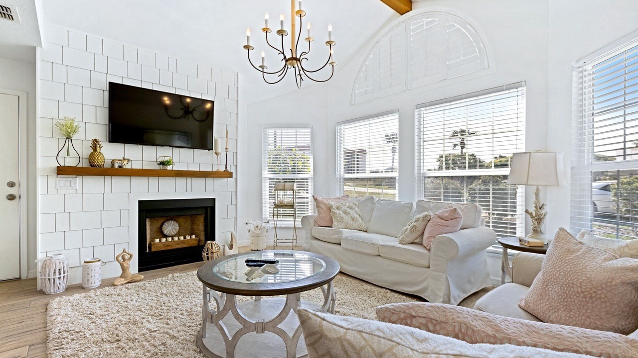 Photo of Livingroom in New Smyrna Beach