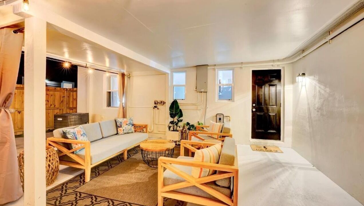 Photo of Livingroom in North Central Hollywood