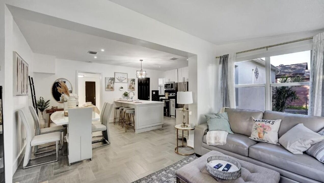 Photo of Livingroom in North Central Hollywood