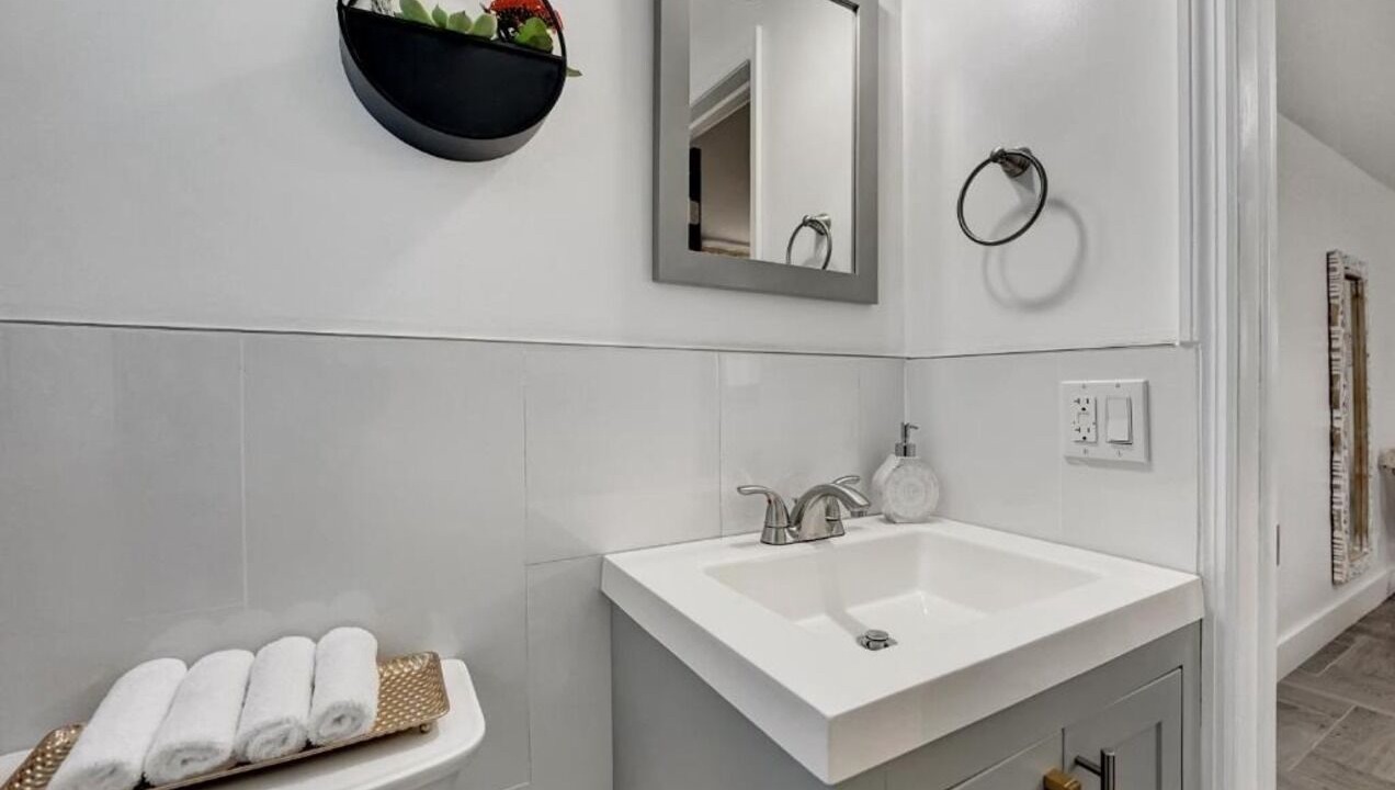 Photo of Bathroom in North Central Hollywood