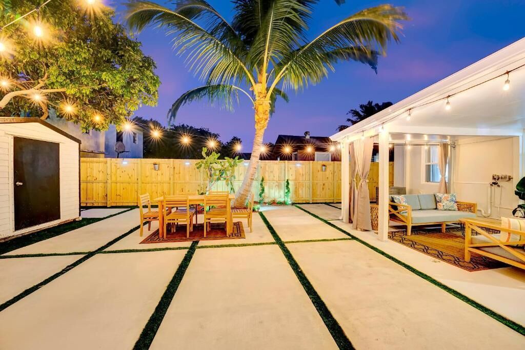 Photo of Outdoor in North Central Hollywood