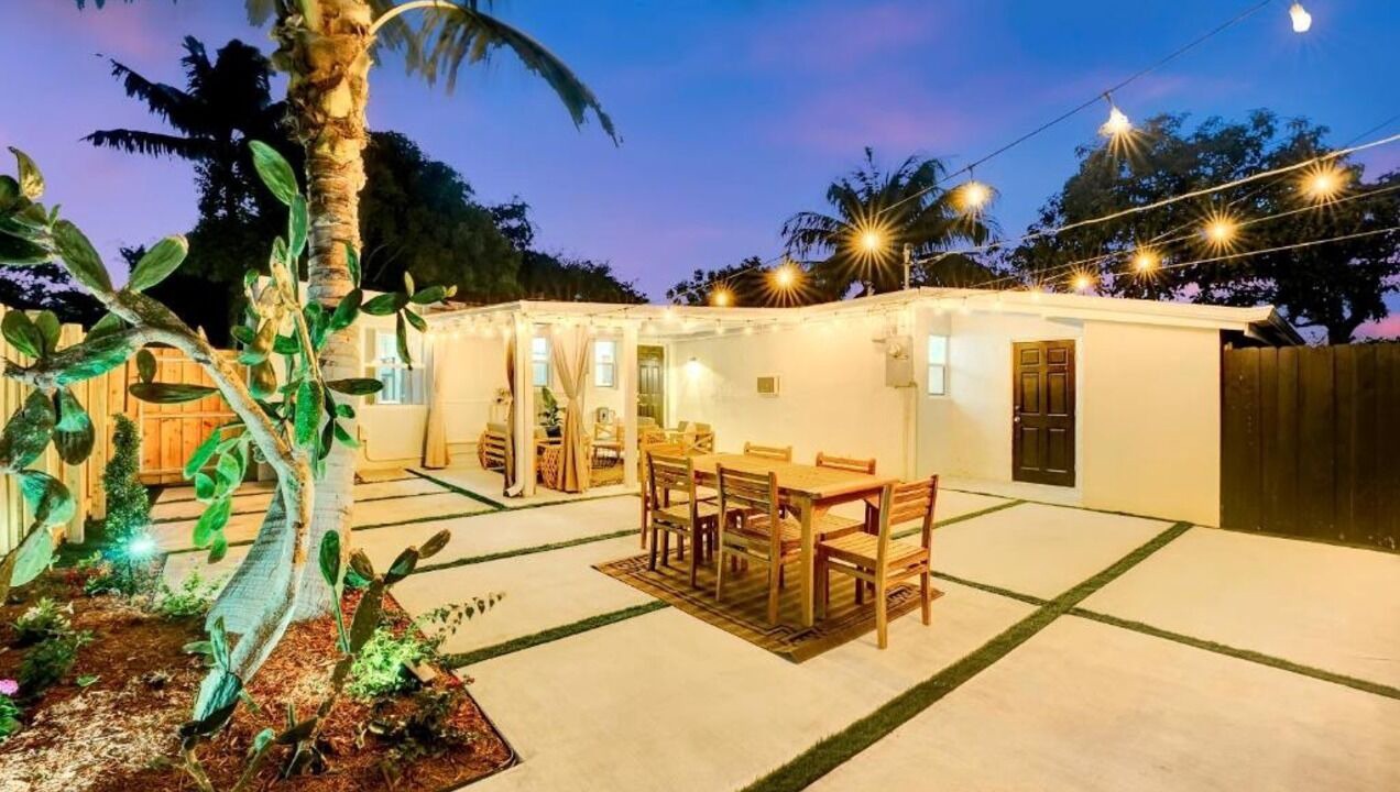 Photo of Outdoor in North Central Hollywood