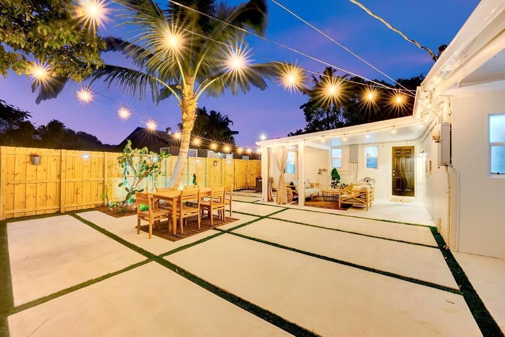 Photo of Outdoor in North Central Hollywood
