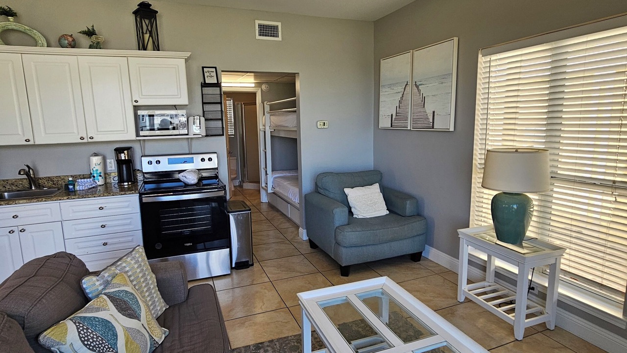 Photo of Livingroom in Crystal Shores