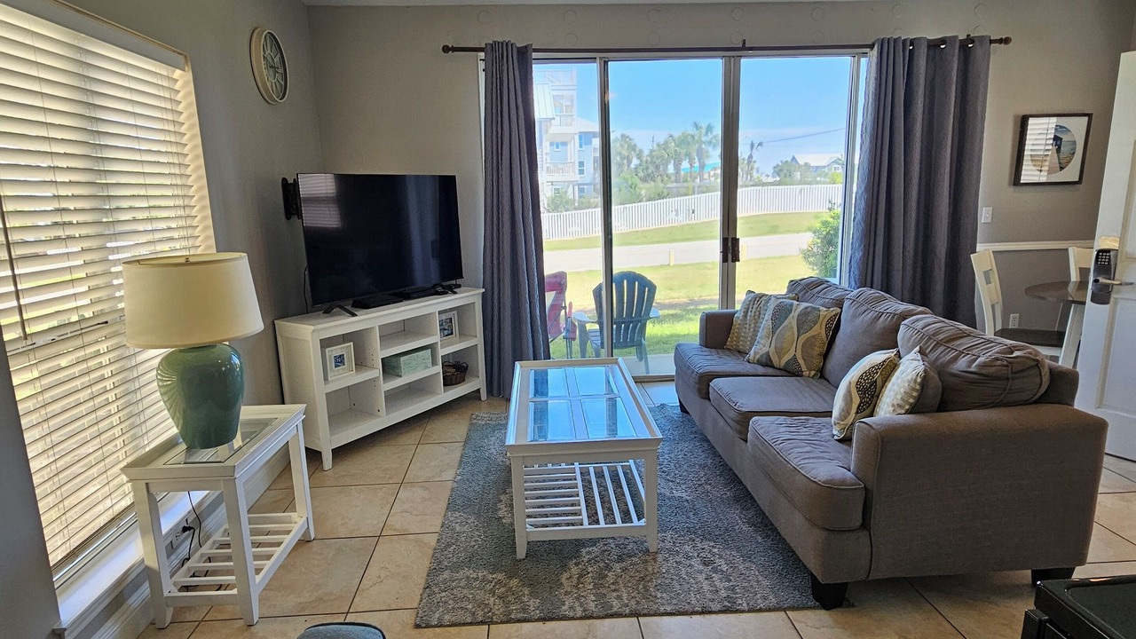 Photo of Livingroom in Crystal Shores