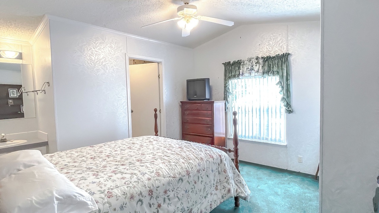 Photo of Bedroom in Suwannee