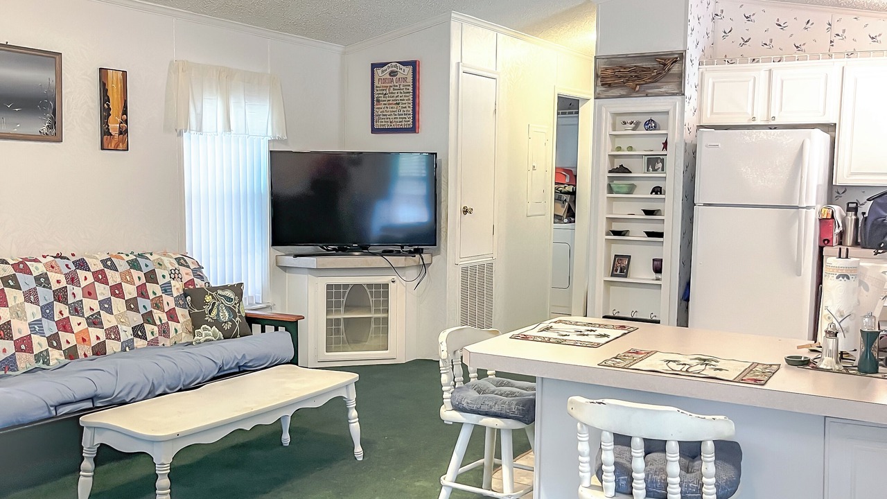 Photo of Livingroom in Suwannee