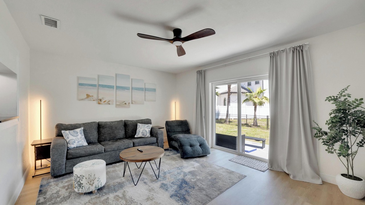 Photo of Livingroom in Carrollwood