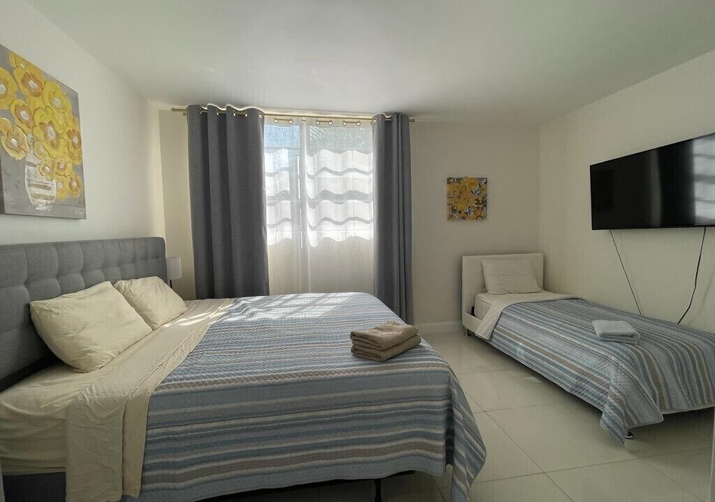 Photo of Bedroom in Hallandale Beach
