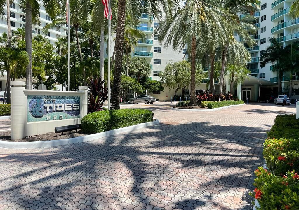 Photo of Outdoor in Hallandale Beach