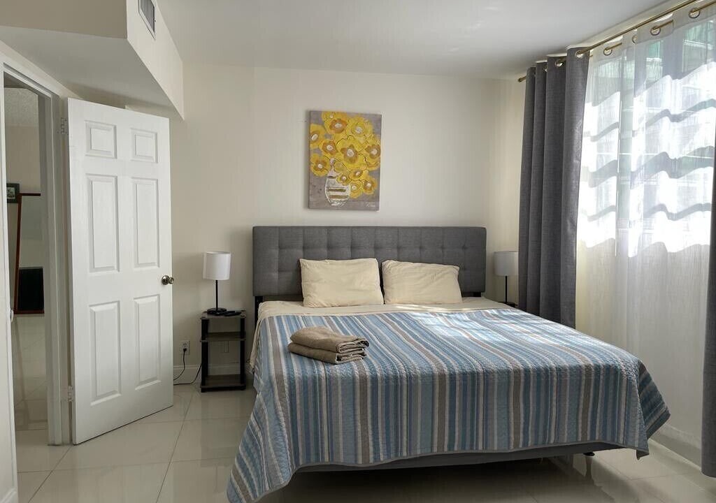 Photo of Bedroom in Hallandale Beach