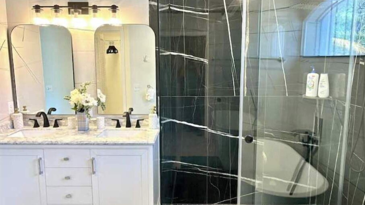 Photo of Bathroom in Town 'n' Country