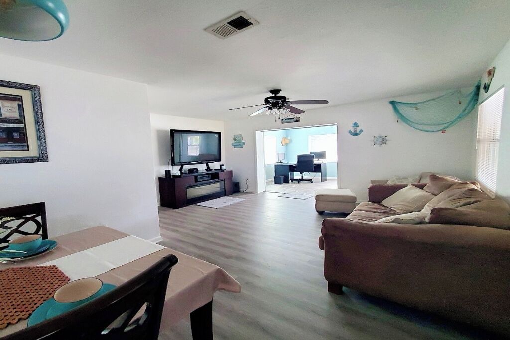 Photo of Livingroom in South Pinellas Community Council