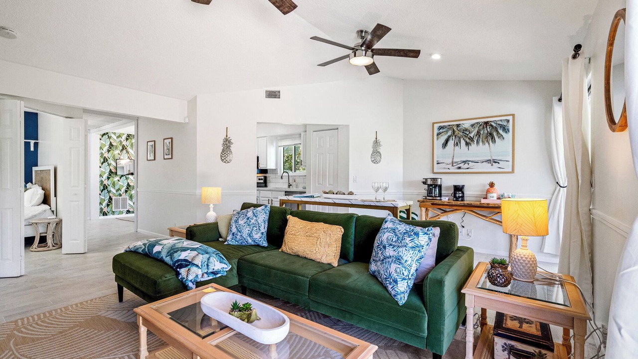 Photo of Livingroom in Jupiter Landing