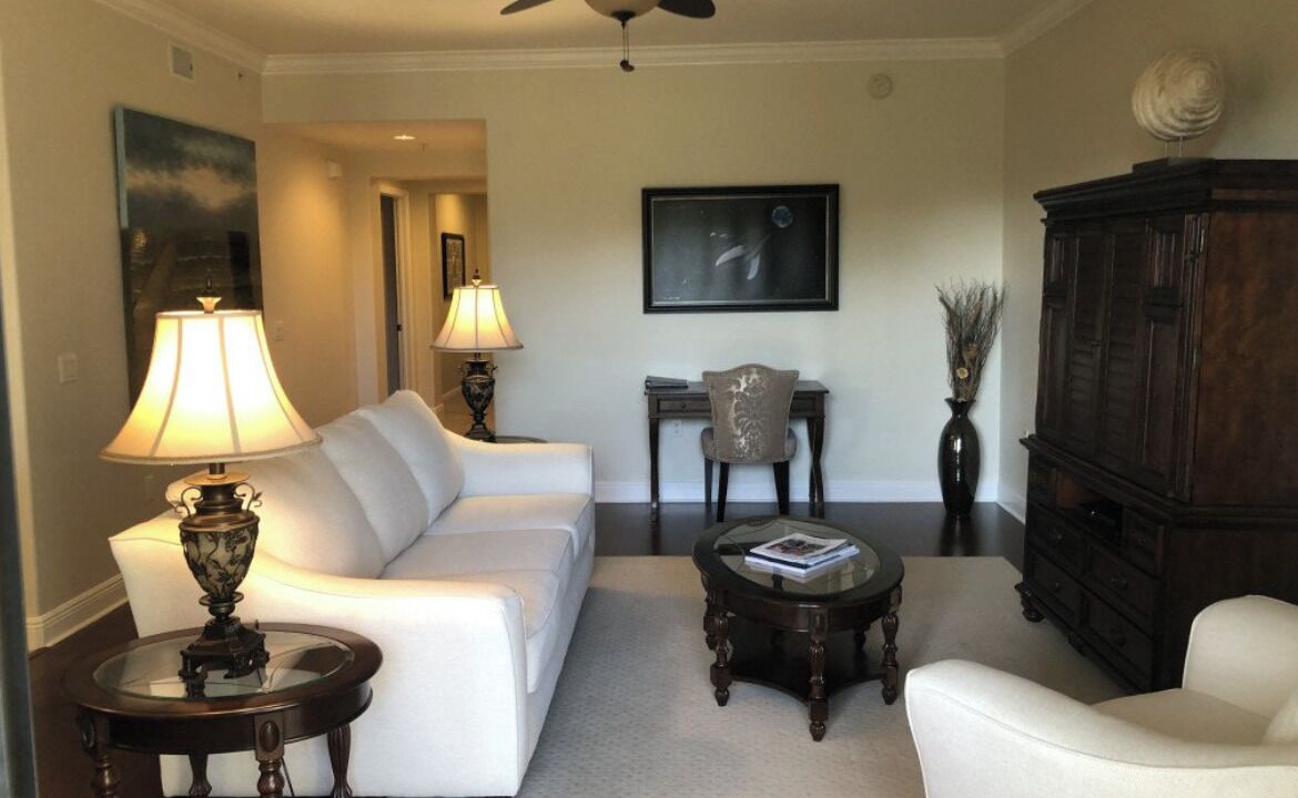 Photo of Livingroom in Royal Harbor