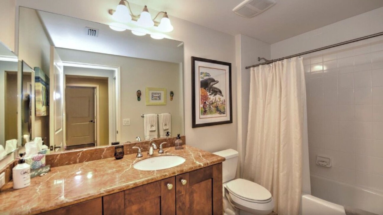 Photo of Bathroom in Royal Harbor