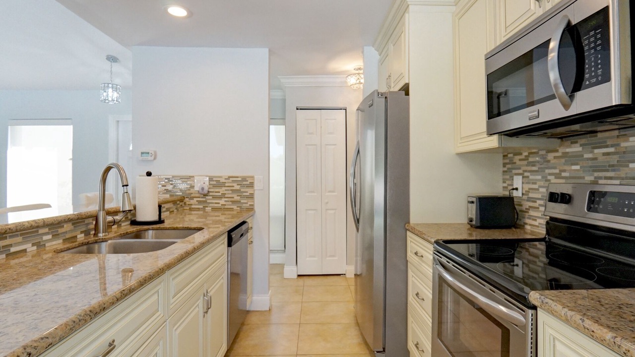 Photo of Kitchen in Tropic Palms