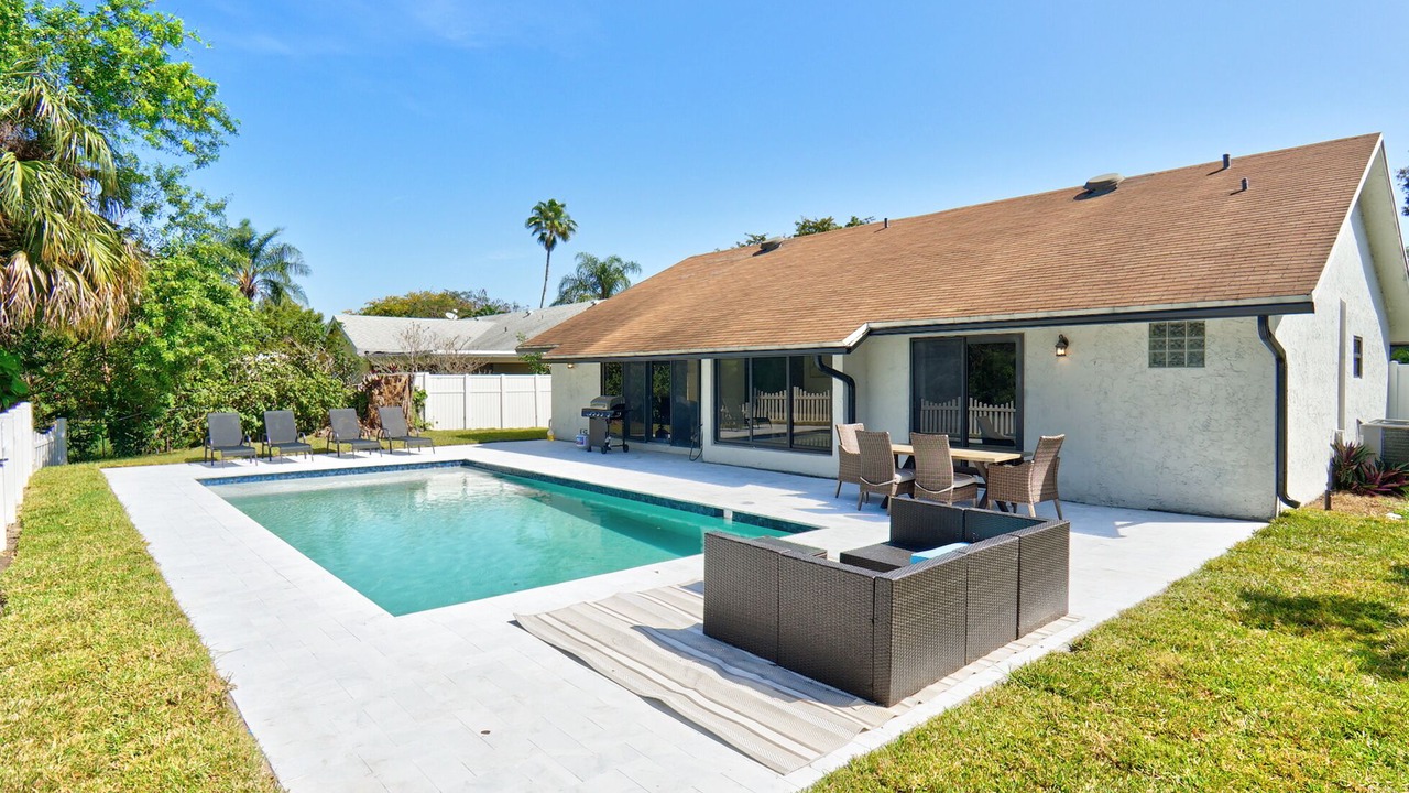Photo of Outdoor in Tropic Palms