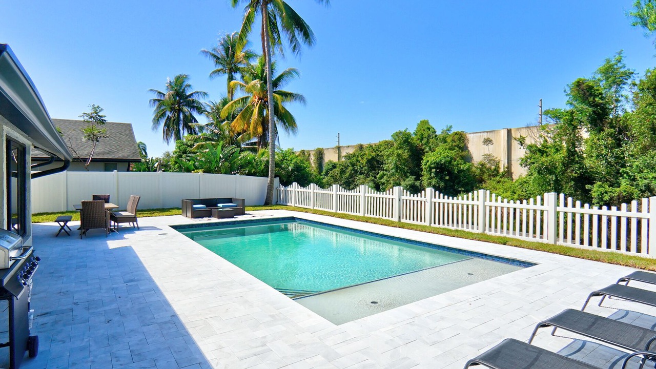 Photo of Outdoor in Tropic Palms