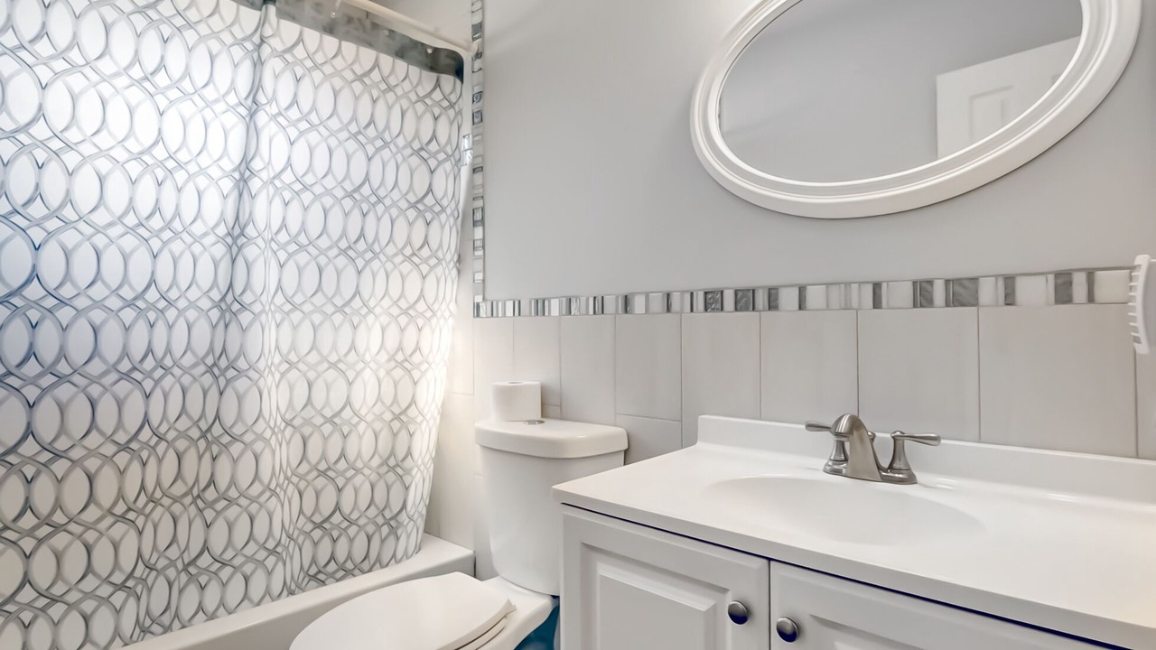 Photo of Bathroom in Tropic Palms