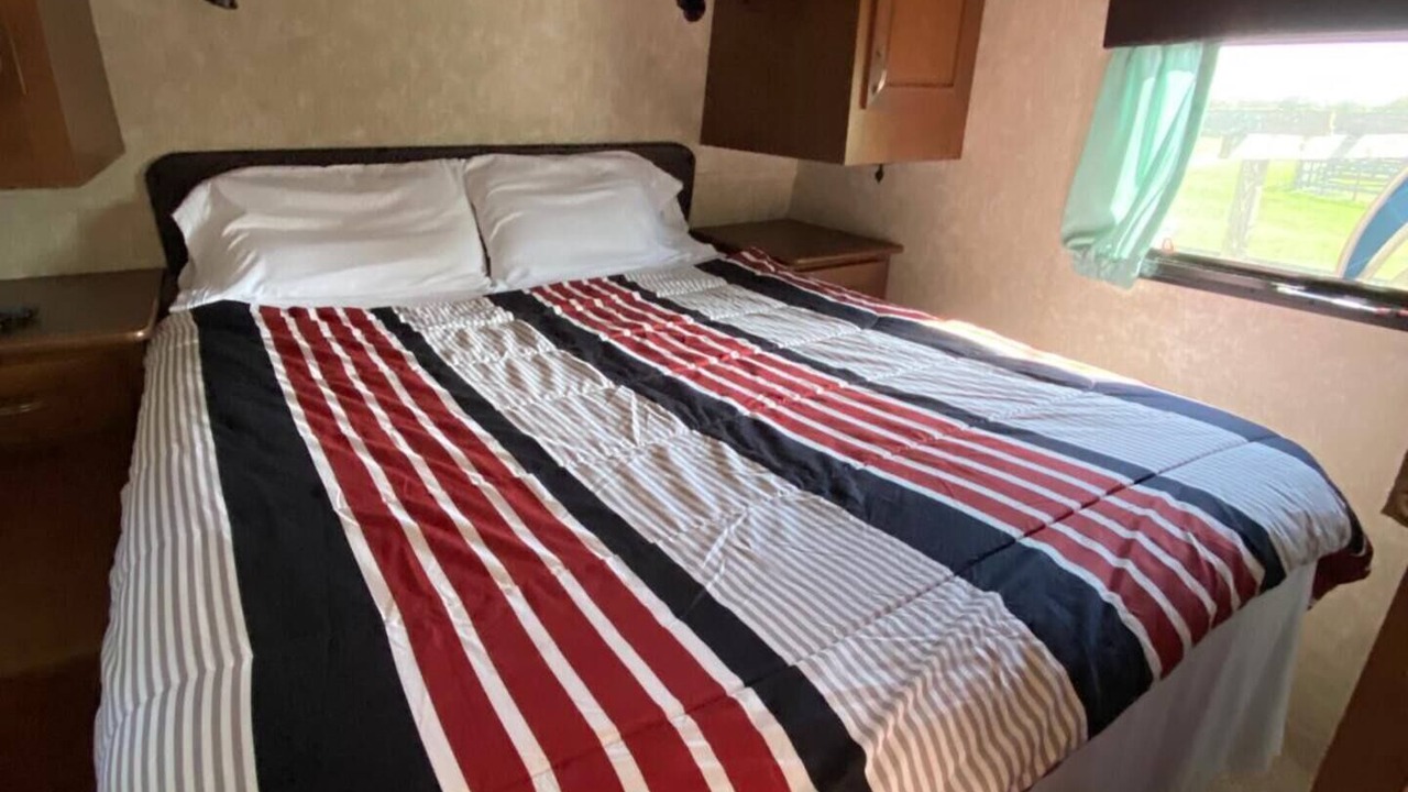 Photo of Bedroom in Okeechobee