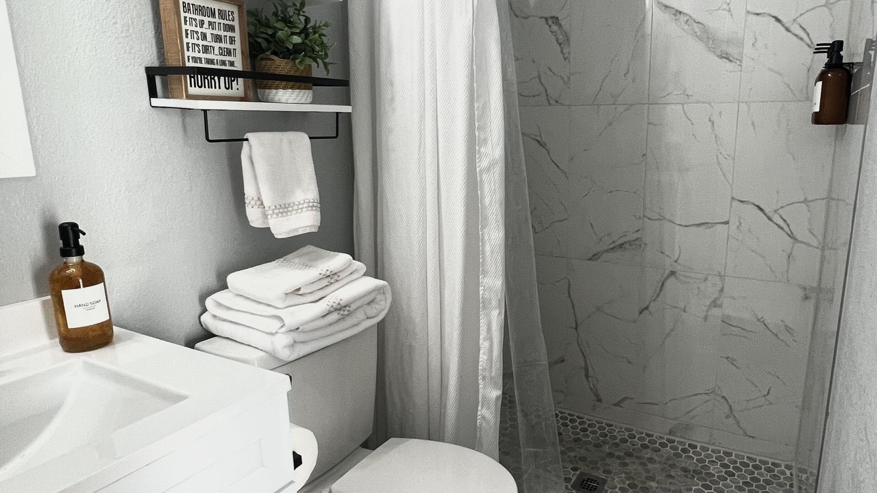 Photo of Bathroom in Jacarandas