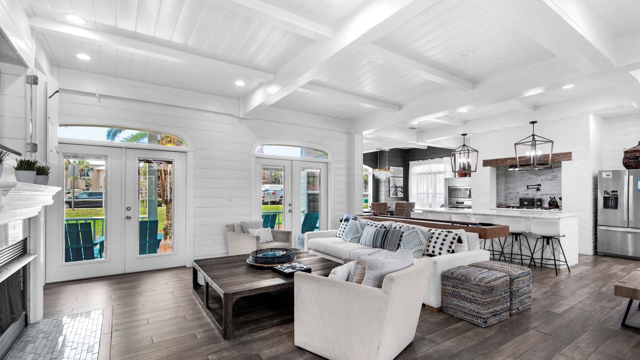 Photo of Livingroom in Crystal Shores