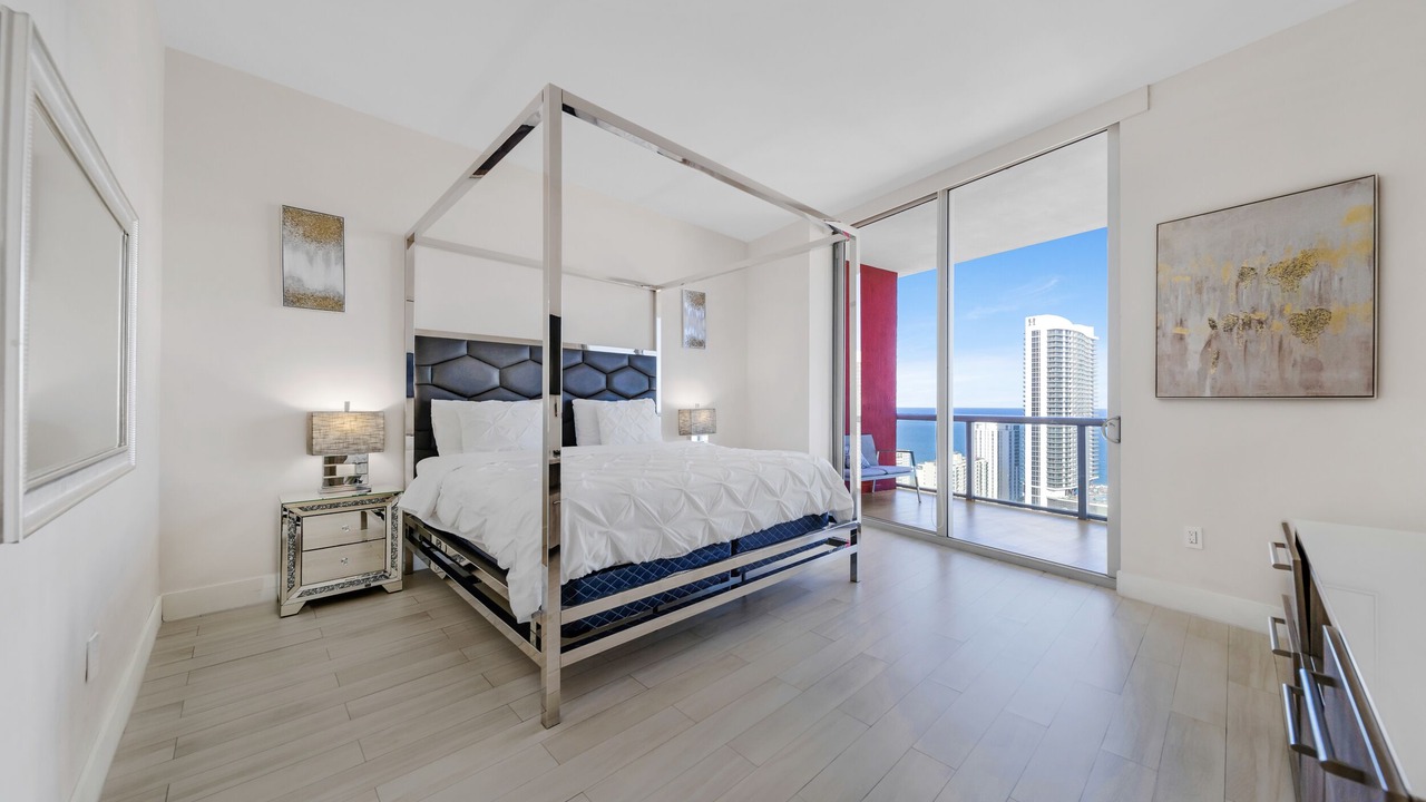 Photo of Bedroom in Hallandale Beach