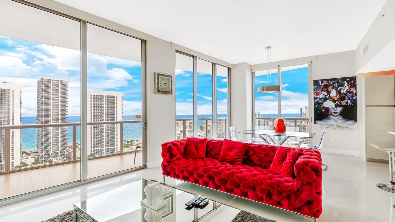 Photo of Livingroom in Hallandale Beach