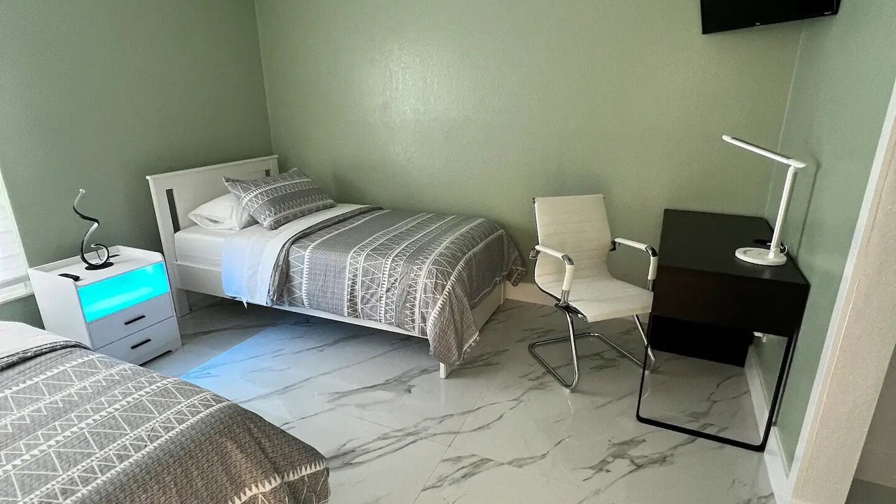 Photo of Bedroom in Lakeview Village