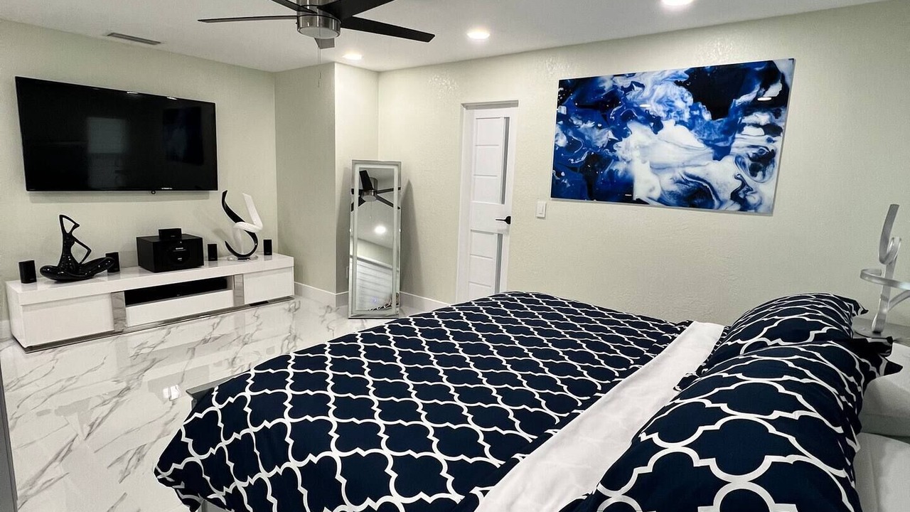 Photo of Bedroom in Lakeview Village