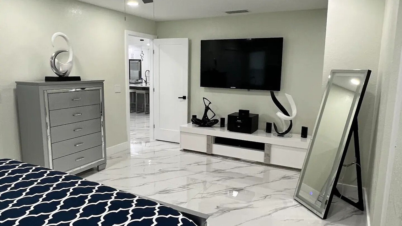 Photo of Bedroom in Lakeview Village