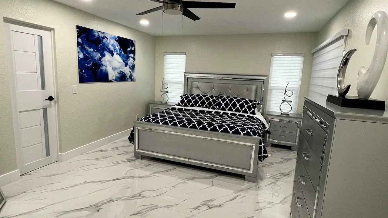 Photo of Bedroom in Lakeview Village