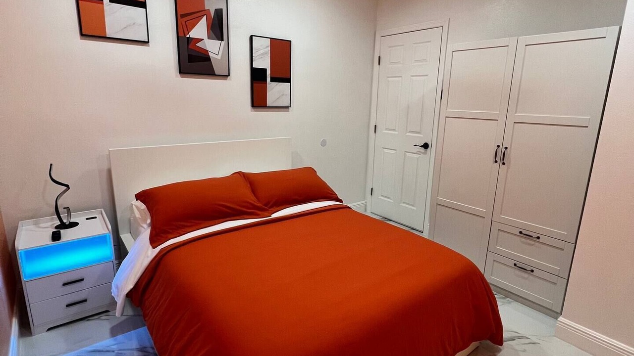 Photo of Bedroom in Lakeview Village