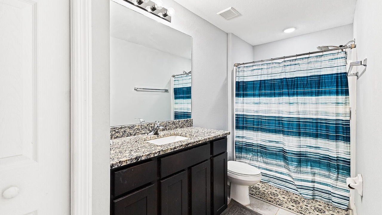Photo of Bathroom in Jacarandas
