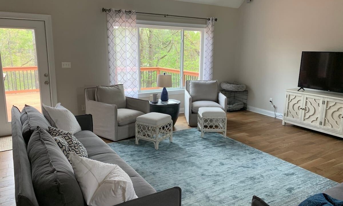 Photo of Livingroom in Hartwell