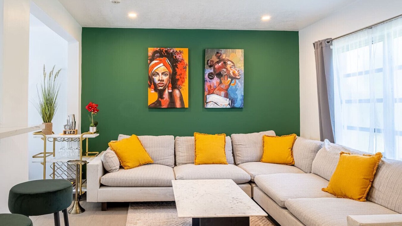 Photo of Livingroom in Biscayne Park