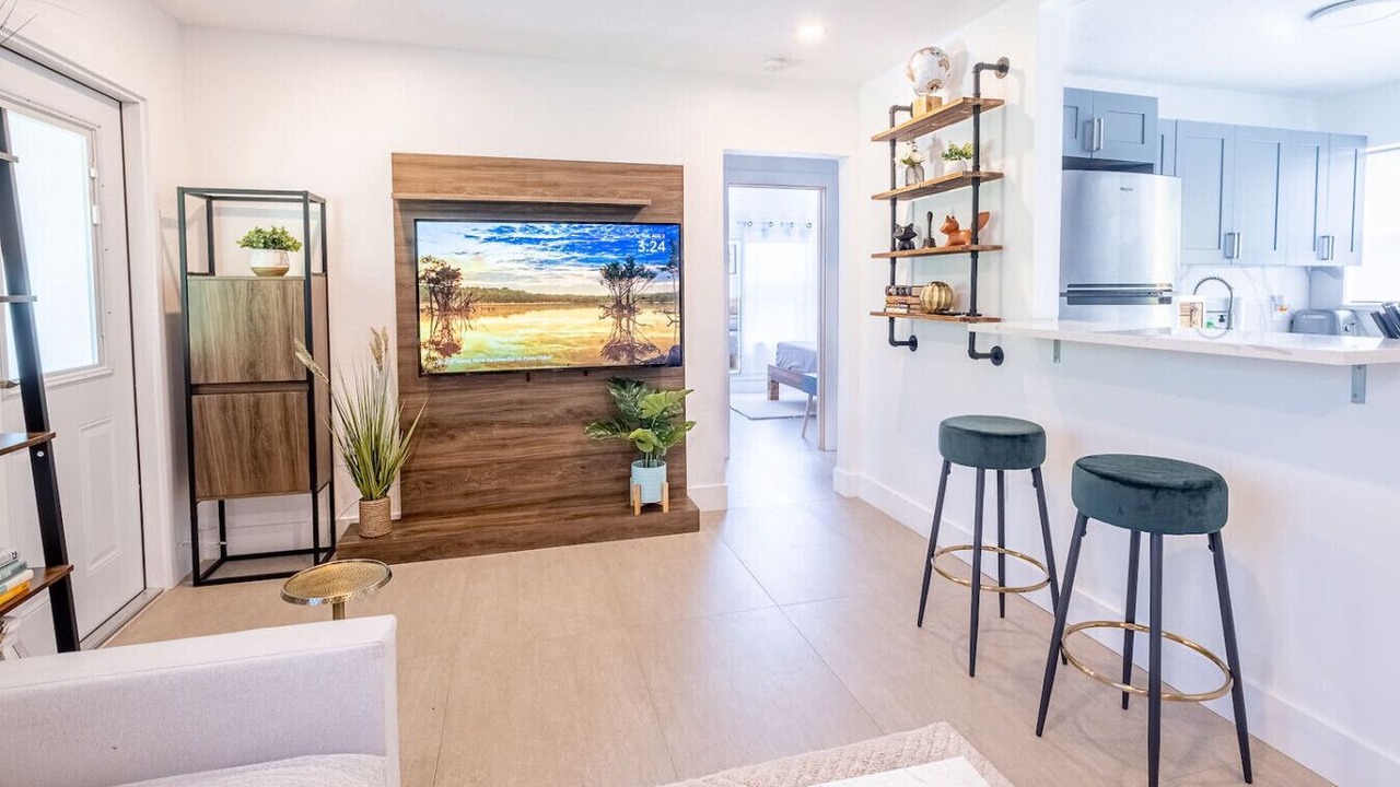 Photo of Livingroom in Biscayne Park