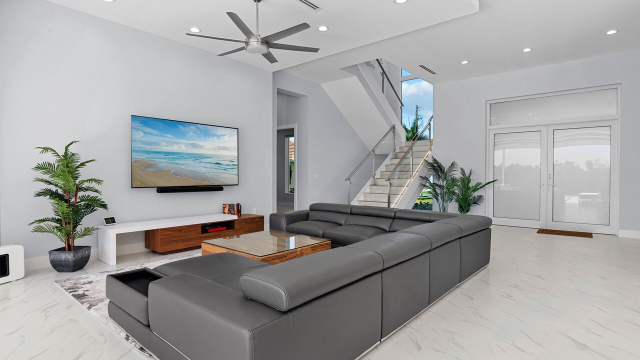 Photo of Livingroom in Peninsula Point