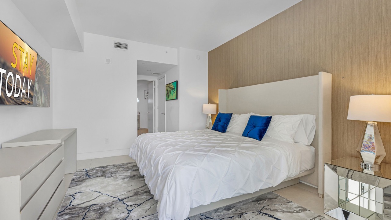 Photo of Bedroom in Hallandale Beach