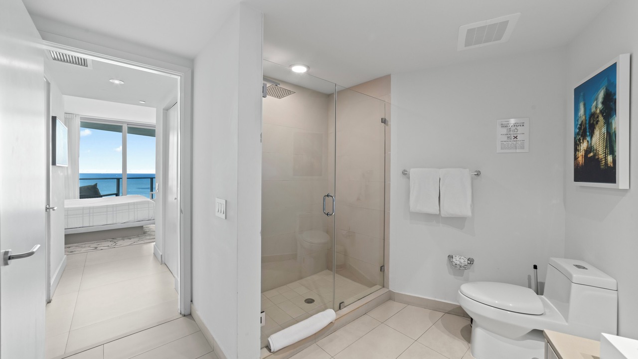 Photo of Bathroom in Hallandale Beach