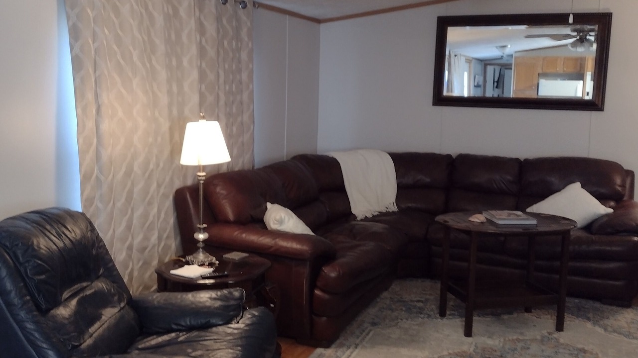 Photo of Livingroom in Blountstown