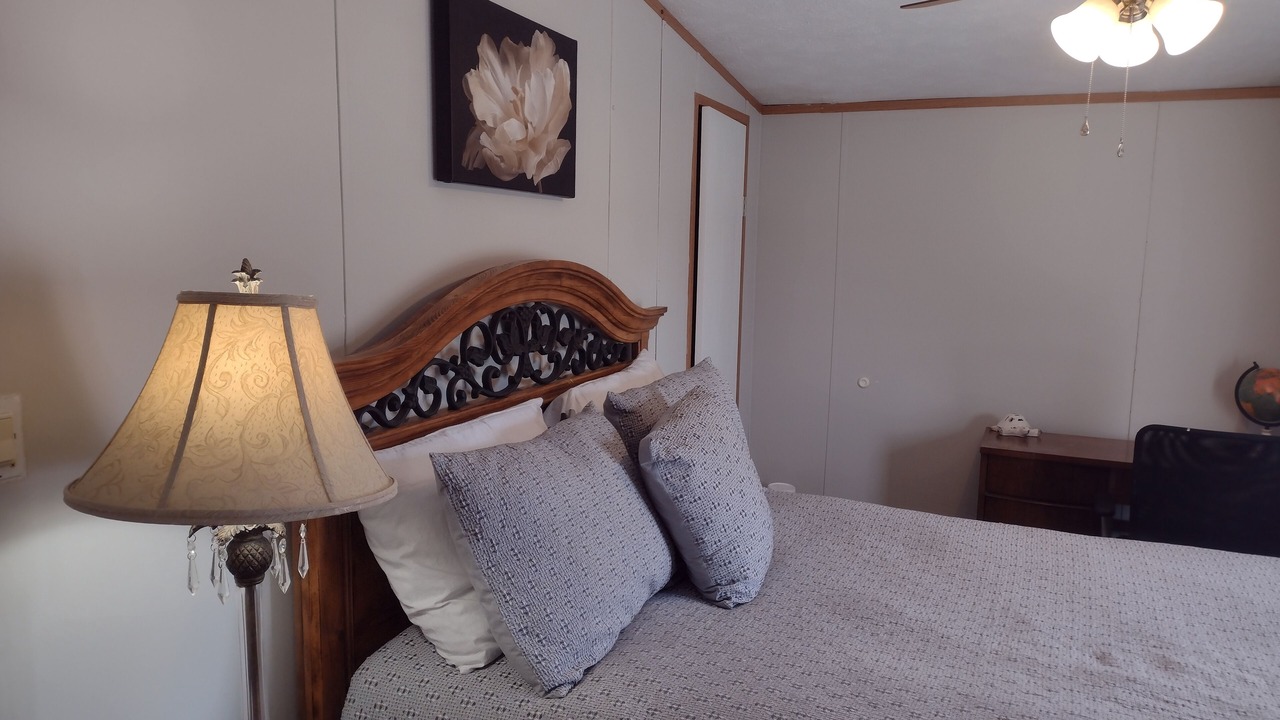 Photo of Bedroom in Blountstown